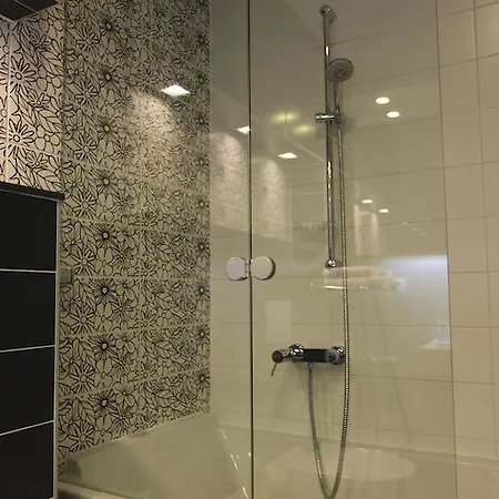 Central Apartment Bed & Breakfast 3*